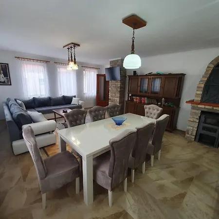 Zlatna Vila Kanjiza Exterior photo